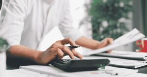 Omissão de PGDAS-D e DCTFWeb no Simples Nacional: Entenda Obrigações, Riscos e Regularização