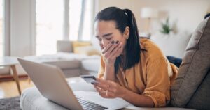 Perdendo Dinheiro? O Que Ninguém Te Conta Sobre Como Antecipar Seu FGTS Sem Cair em Golpes