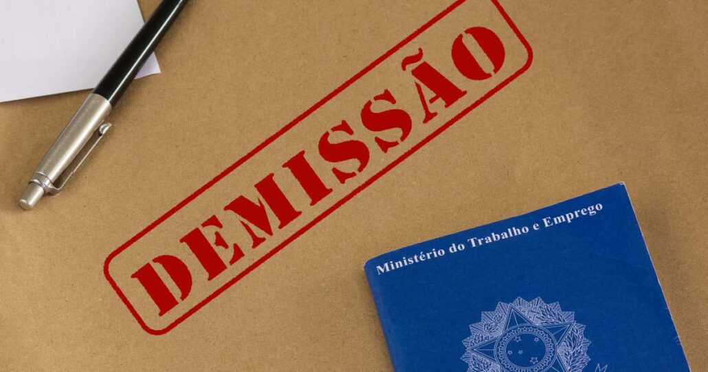 Demissão Demissão: entenda o que é, tipos, direitos, cálculos de rescisão e base legal trabalhista. Guia completo para empregado e empregador. Confira agora!