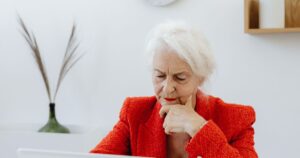 Idosos no Mercado de Trabalho: Ocupação Atinge 8,3 Milhões e Renda Média Supera a Geral no Brasil.