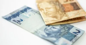 Salário mínimo 2026: valor, reajuste, INSS e descontos