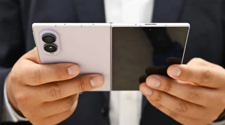 Samsung lança novos celulares dobráveis com inédito Galaxy Z Fold8 Ultra de até R$ 19 mil e tecnologia de ponta para bater a Apple